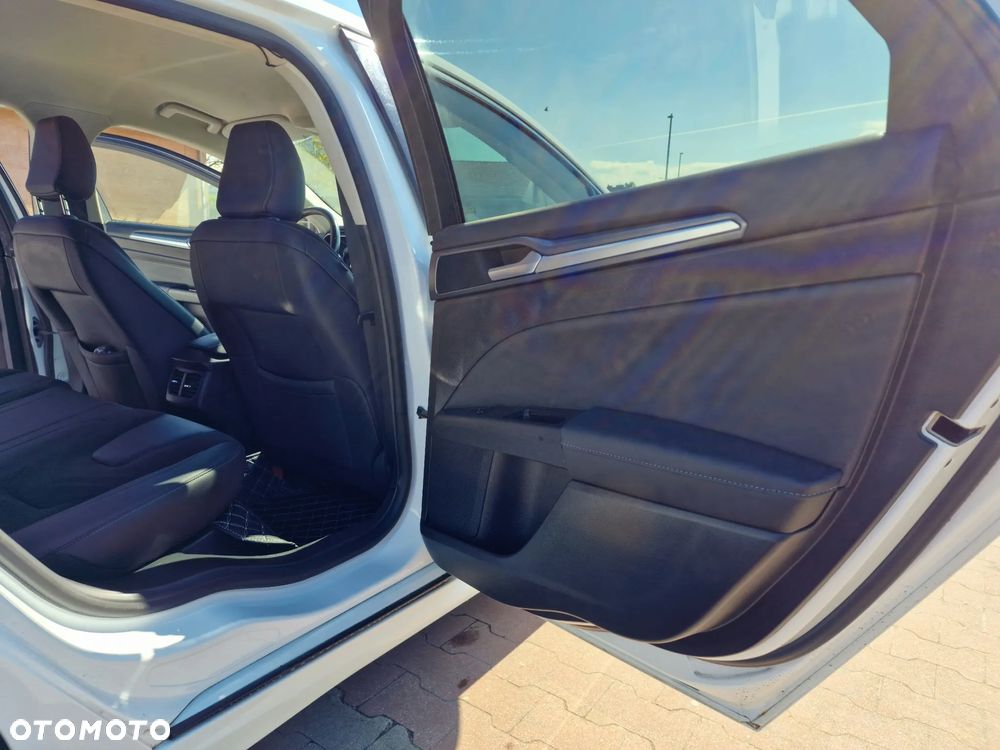 Ford Mondeo 2.0 TDCi Titanium 4WD PowerShift - 28