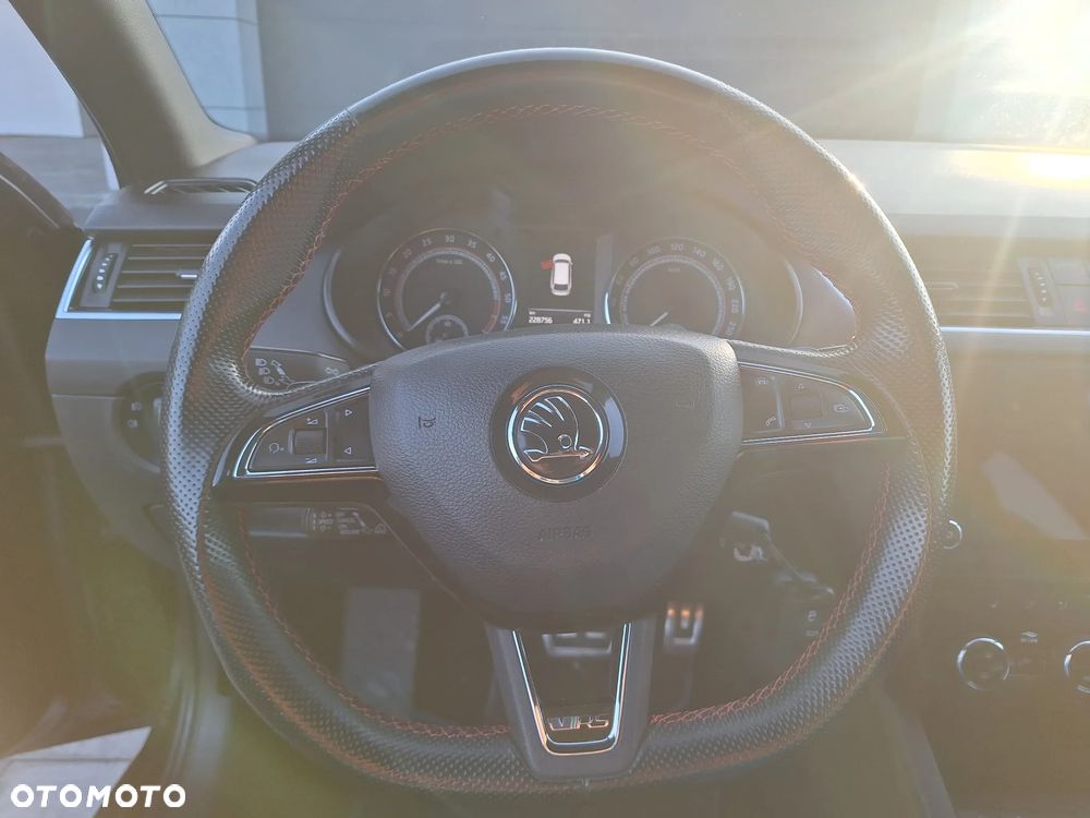 Skoda Octavia 2.0 TDI DSG RS - 17