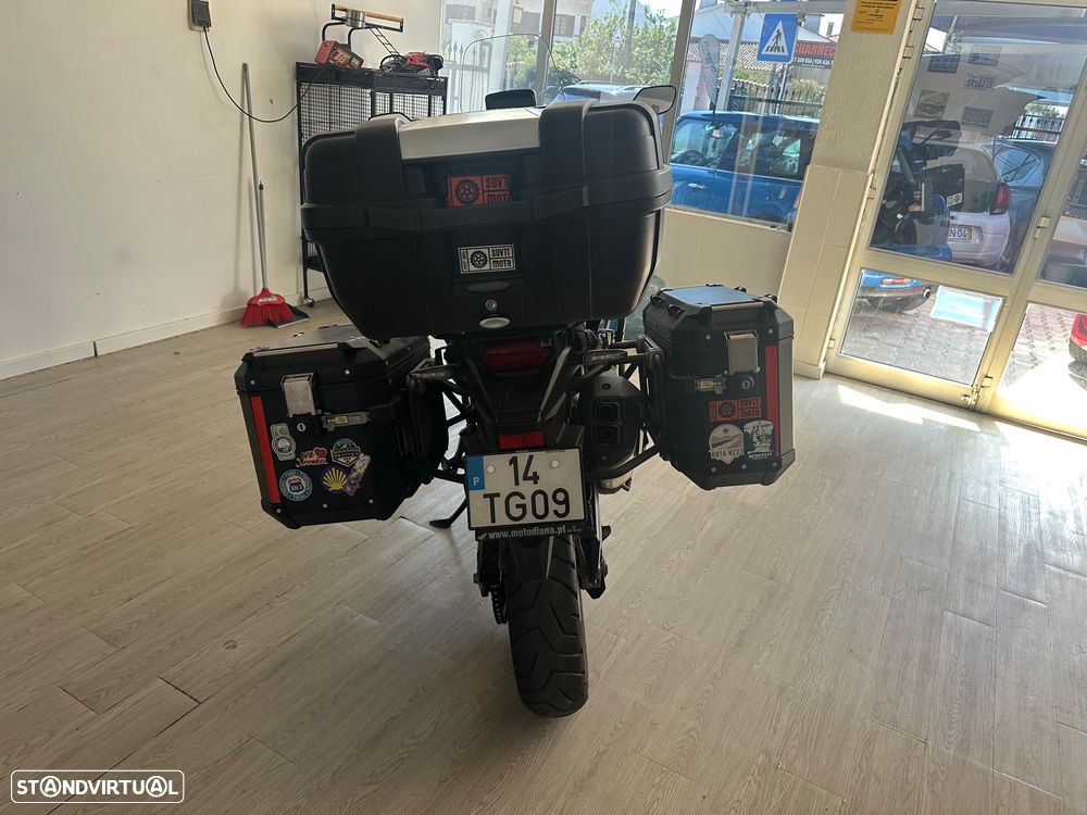 Honda Africa Twin 1000 L - 4