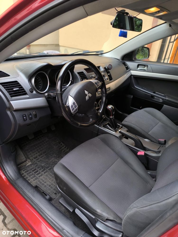 Mitsubishi Lancer - 16