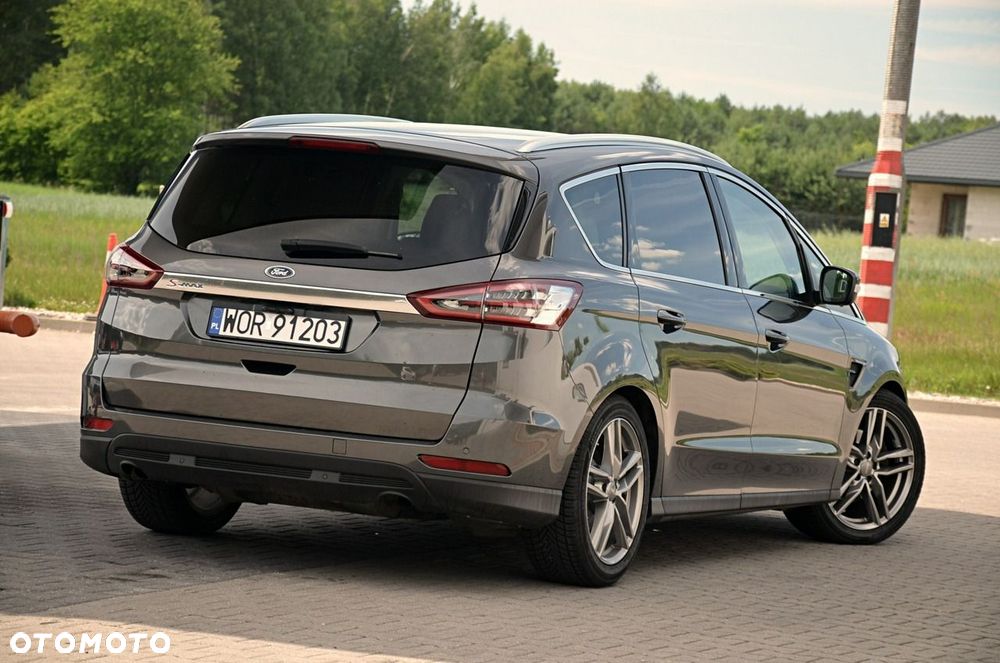 Ford S-Max - 12