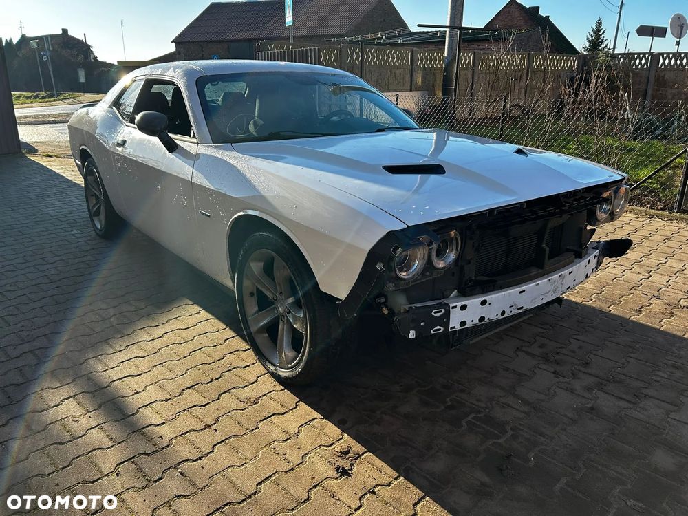 Dodge Challenger - 1