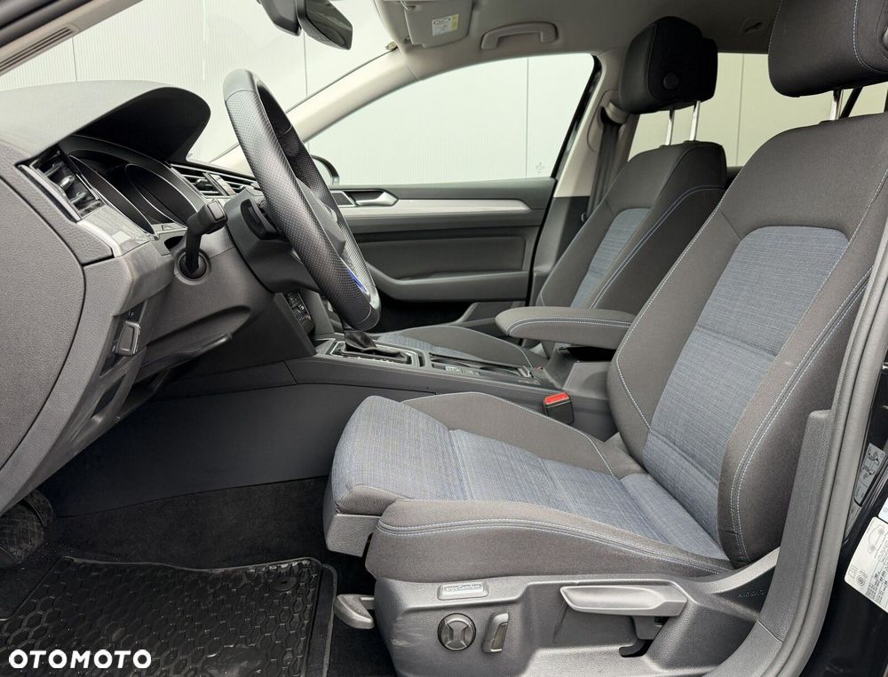Volkswagen Passat - 19