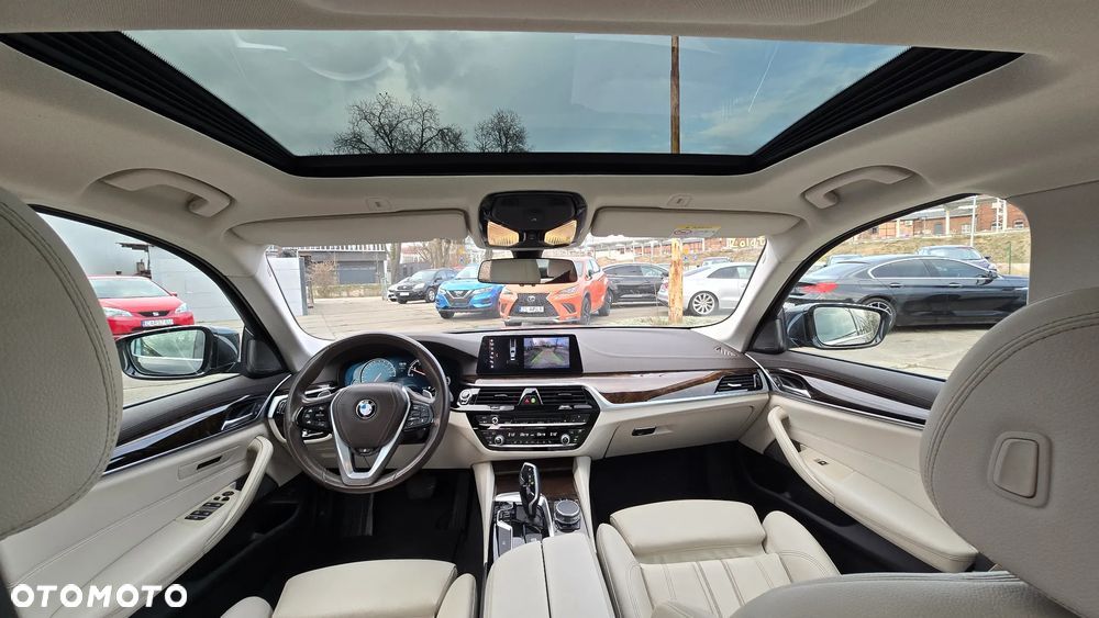 BMW Seria 5 530i Luxury Line - 36