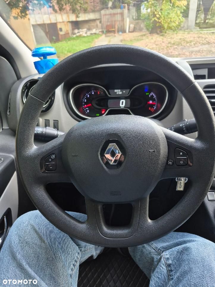 Renault Trafic - 25