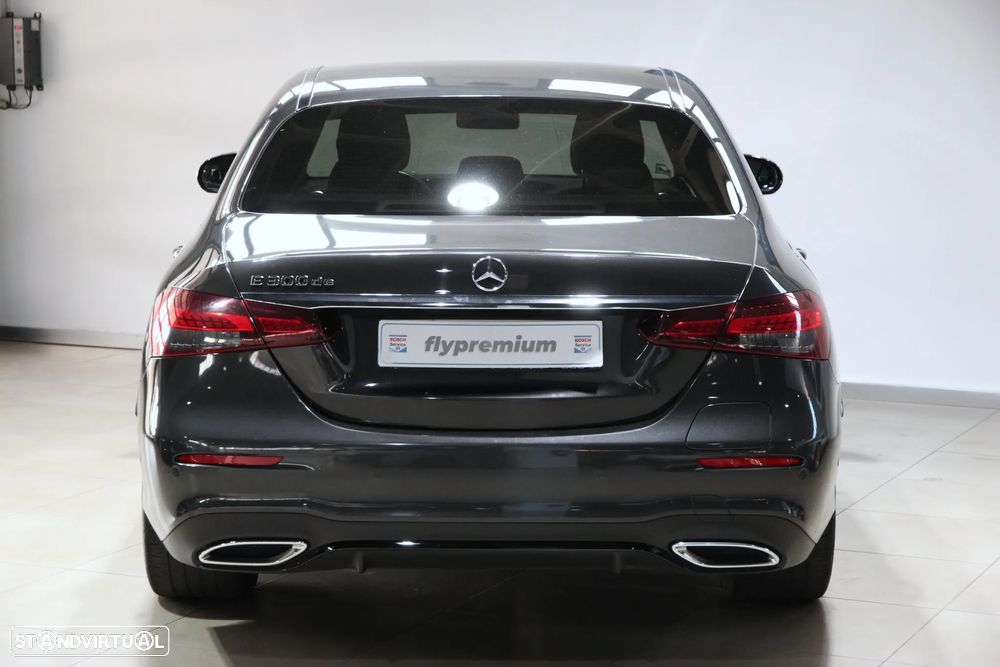 Mercedes-Benz E 300 de AMG Line - 4