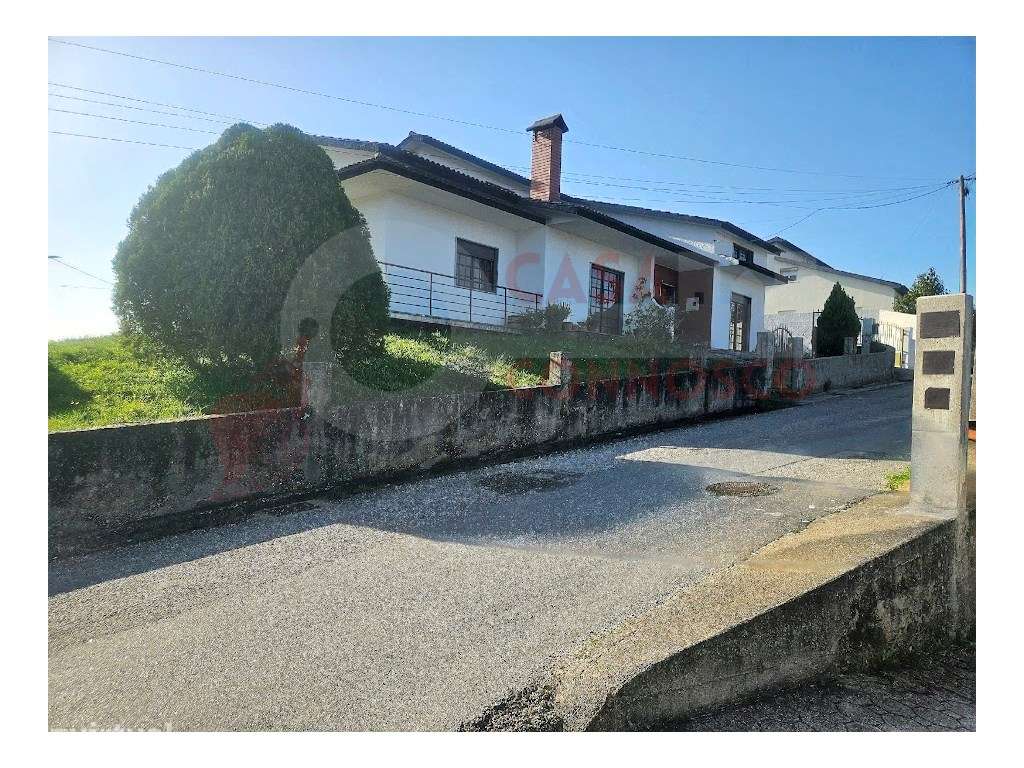 Moradia T3+T2 com garagem e jardim. - Grande imagem: 3/46