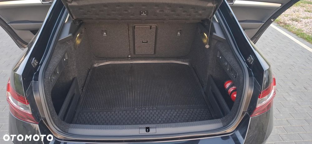 Skoda Superb 1.8 TSI Ambition DSG - 14