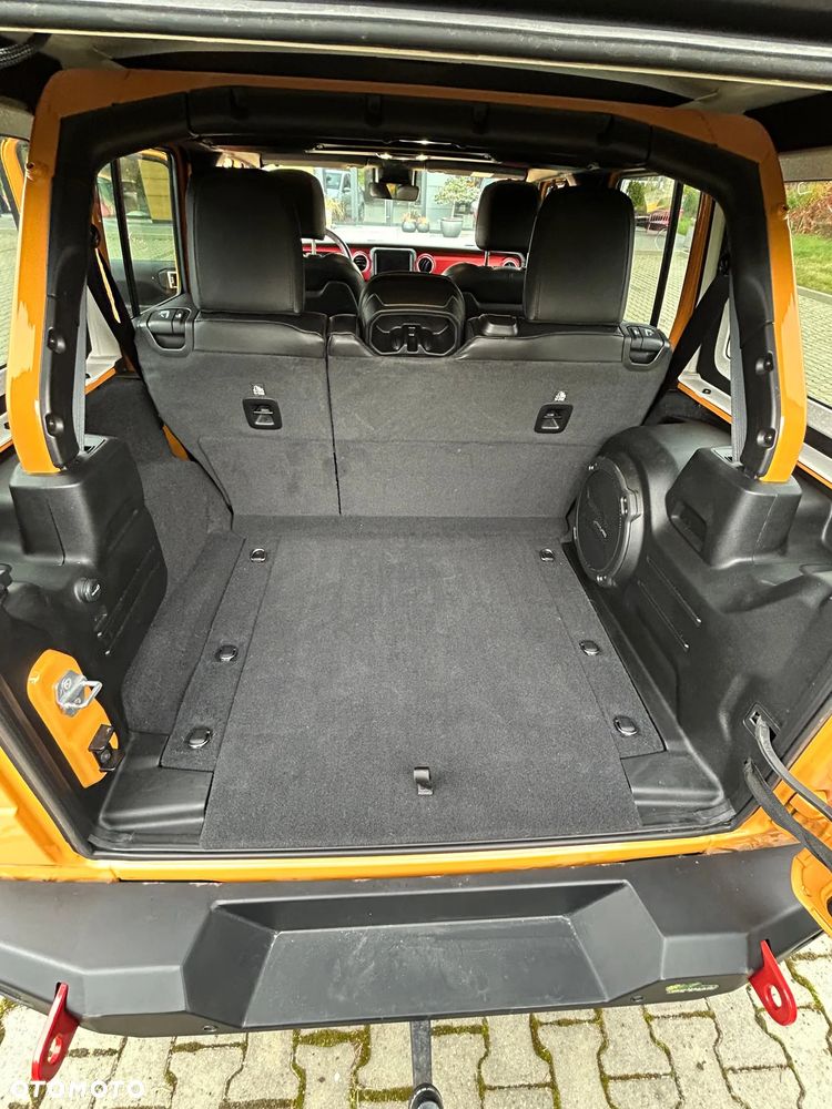 Jeep Wrangler - 12