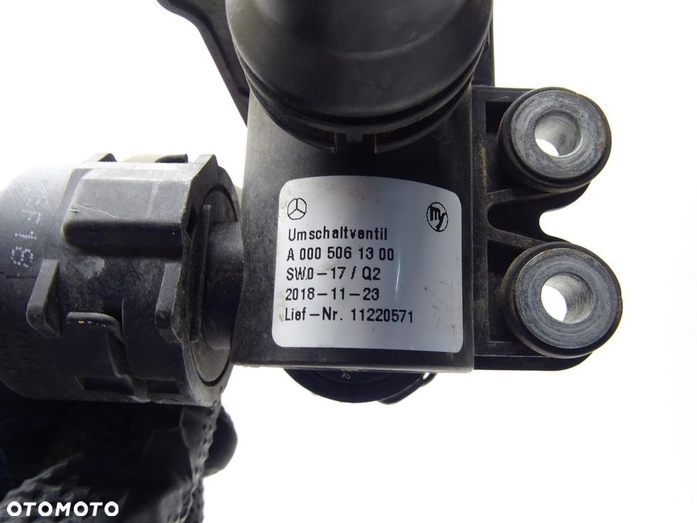 ZAWÓR PRZEŁĄCZAJĄCY WODY POMPKA WĘŻE A0005061300 1.5 CDI MERCEDES W177 W247 - 5