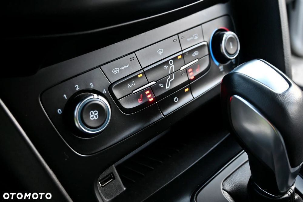 Ford Focus 1.5 EcoBoost ST-Line - 37