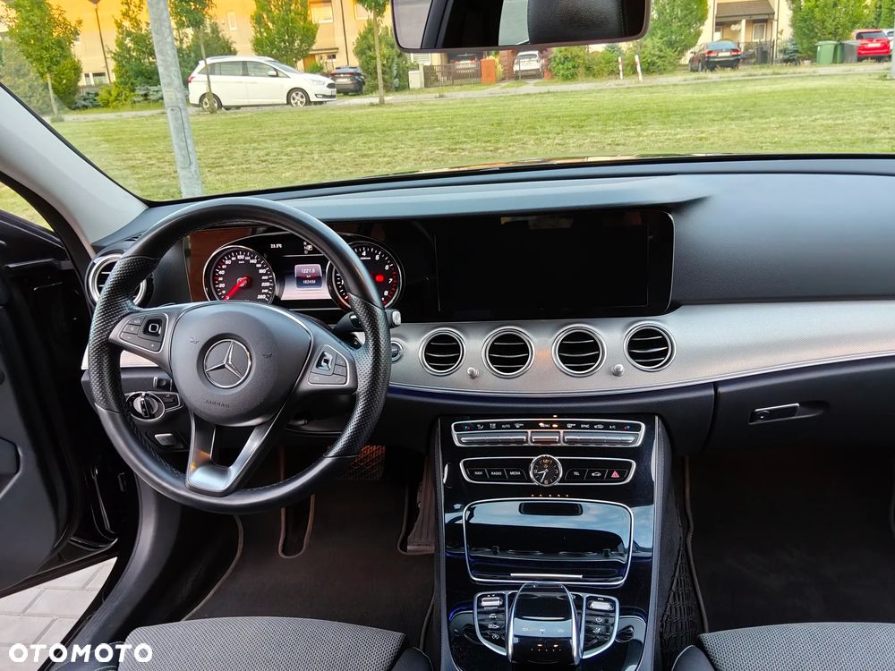 Mercedes-Benz Klasa E 200 9G-TRONIC Avantgarde - 26