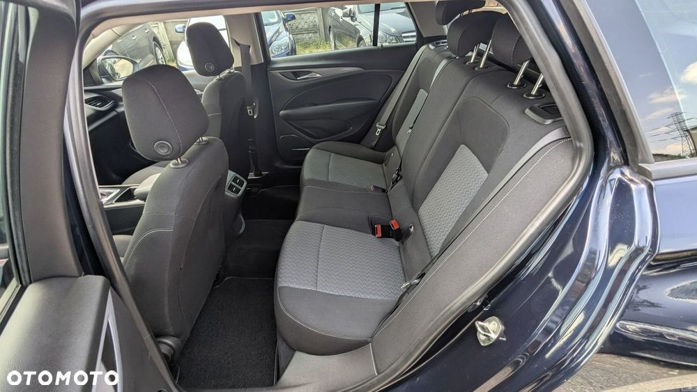Opel Insignia - 15