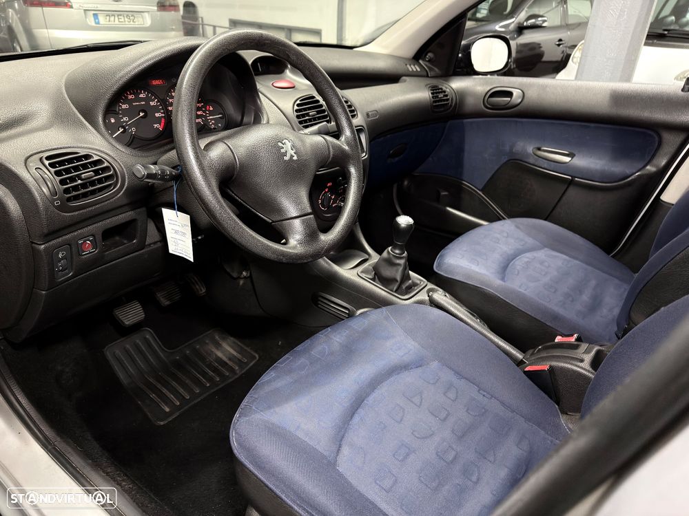 Peugeot 206 1.1 XR Présence - 13