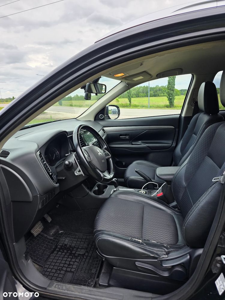 Mitsubishi Outlander 2.2 DID Instyle Navi - 11