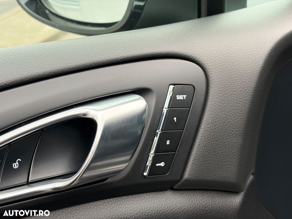 Porsche Cayenne Platinum Edition - 22