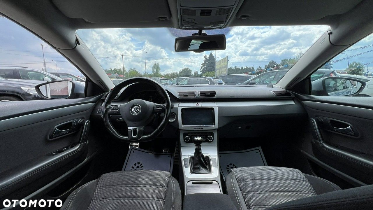 Volkswagen Passat CC - 18