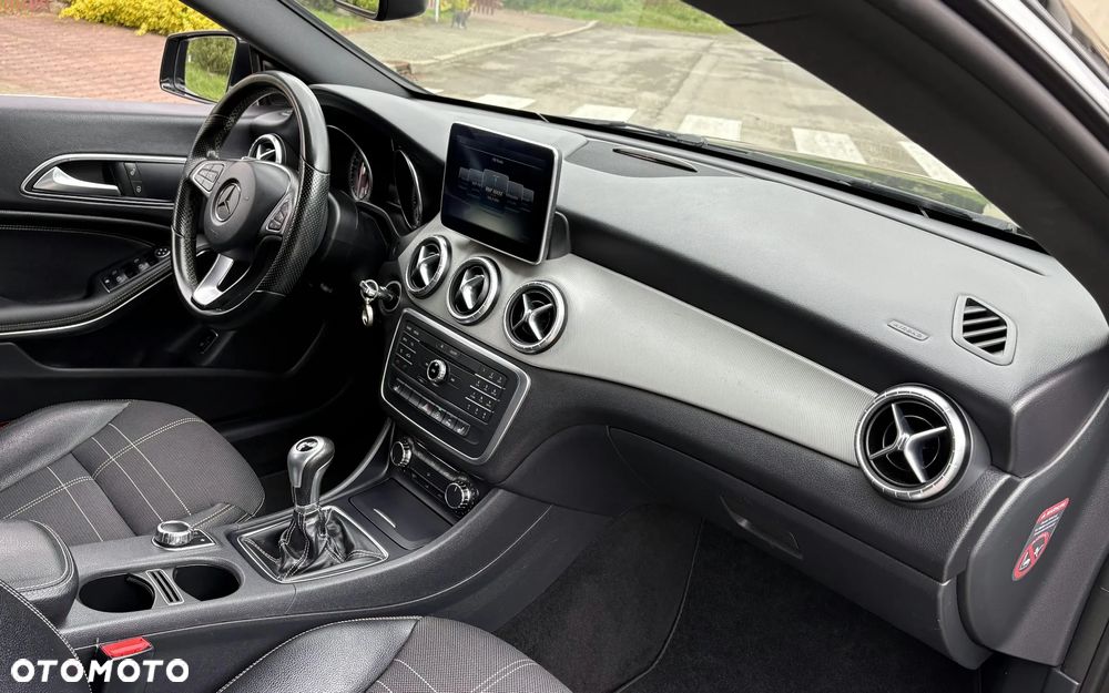 Mercedes-Benz CLA 180 Edition 1 - 17