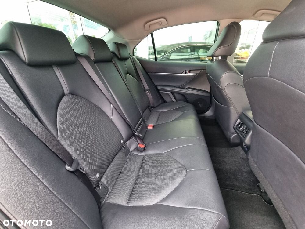 Toyota Camry 2.5 Hybrid Executive CVT - 12