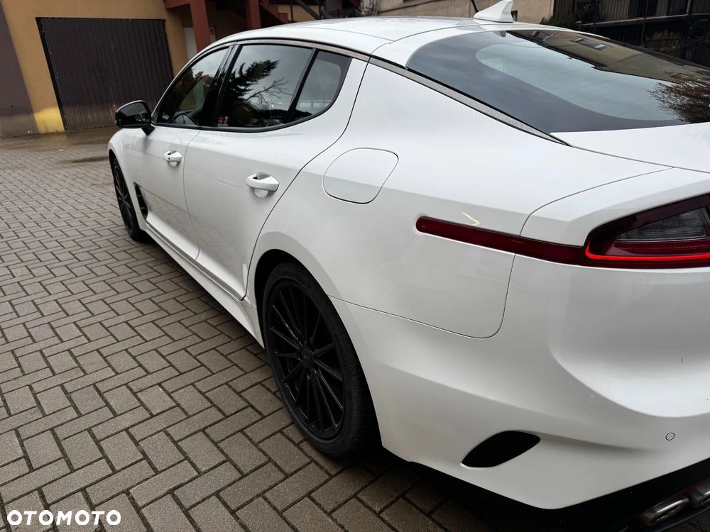 Kia Stinger 3.3 T-GDI V6 GT AWD - 14
