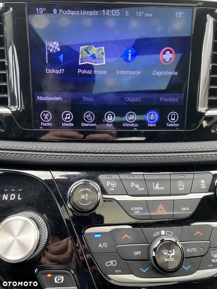 Chrysler Pacifica - 34