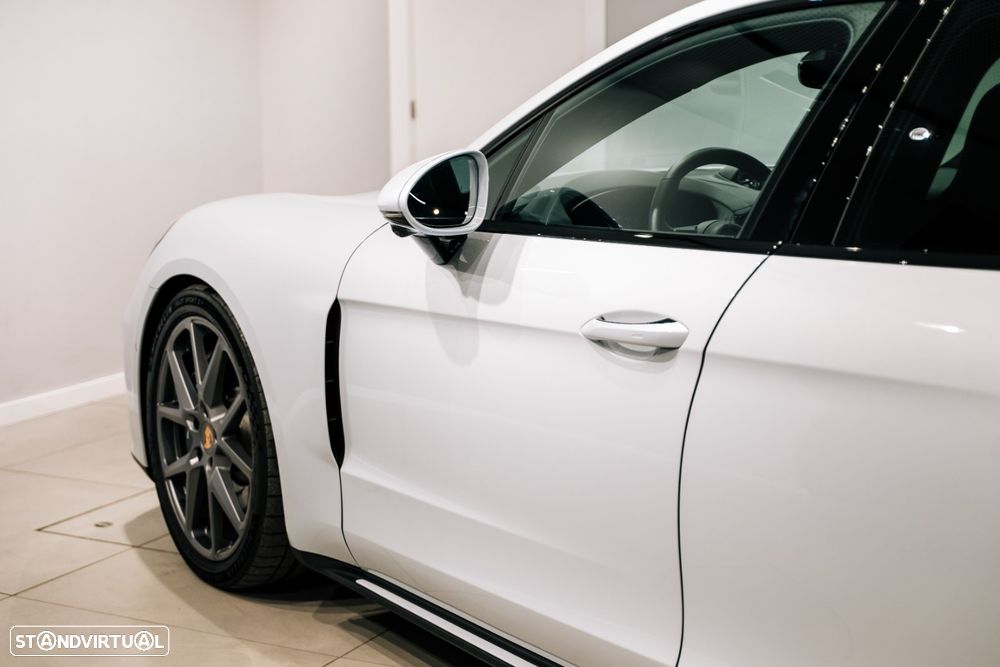 Porsche Panamera 4 E-Hybrid - 6