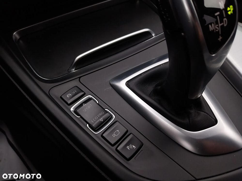 BMW Seria 3 320d Edition M Sport Shadow - 36