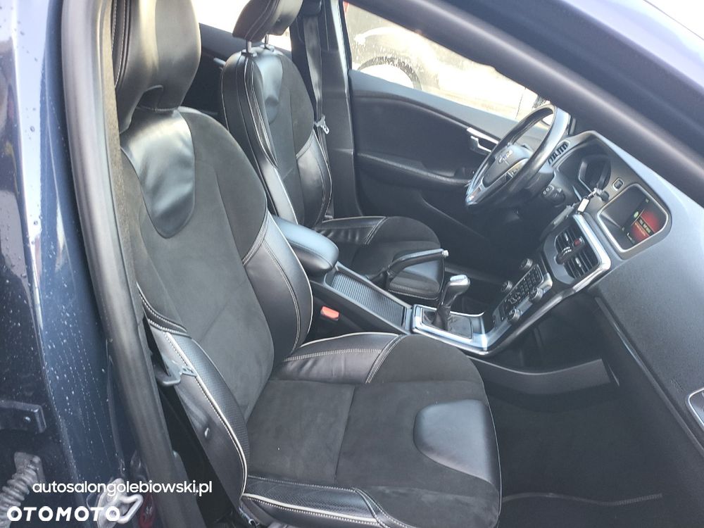 Volvo V40 D4 Summum - 9