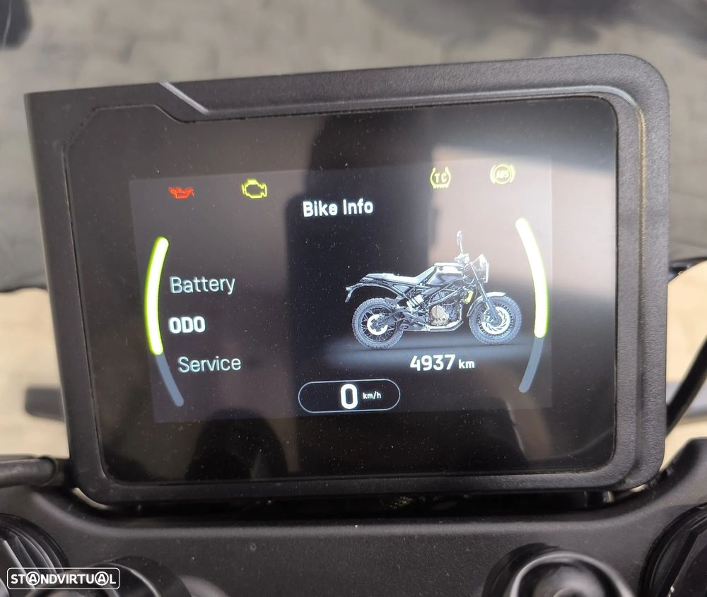 Husqvarna Svartpilen 401 - 5