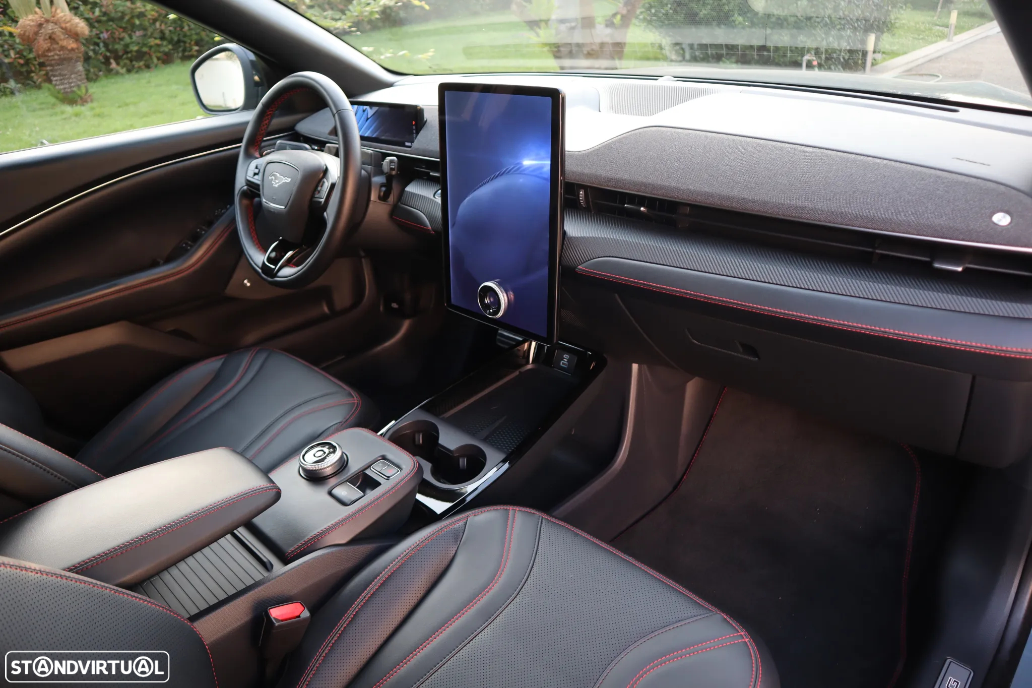 Ford Mustang Mach-E 75.7 kWh Premium AWD - 30