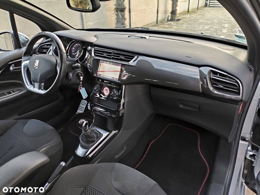 Citroën DS3 BlueHDi 120 SportChic - 17