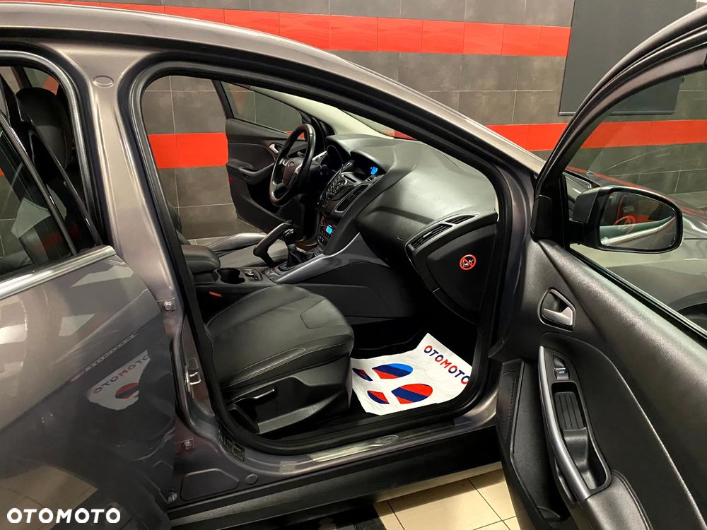 Ford Focus 1.6 Ti-VCT Titanium - 19