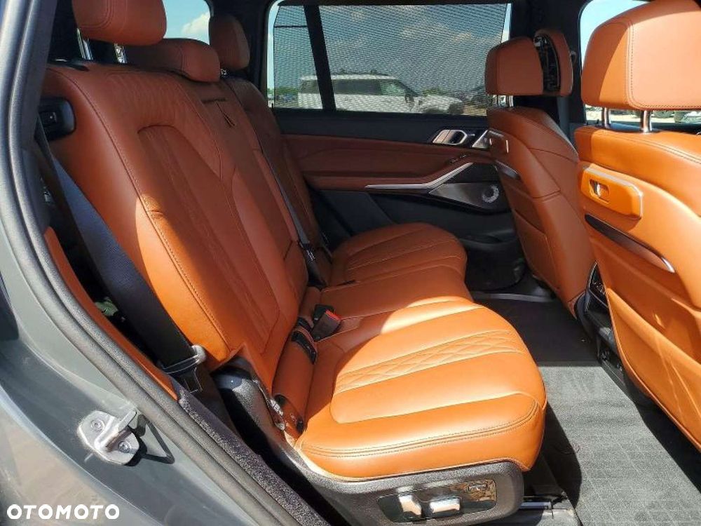 BMW X7 - 11