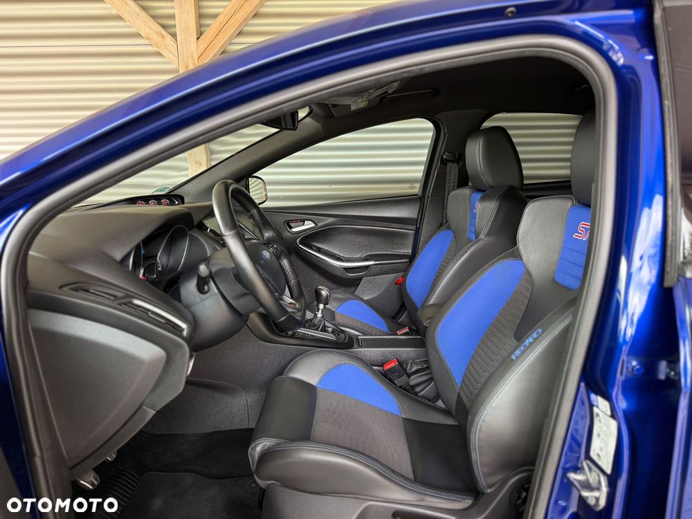 Ford Focus 2.0 EcoBoost ST mit Leder-Exclusiv-Paket - 22