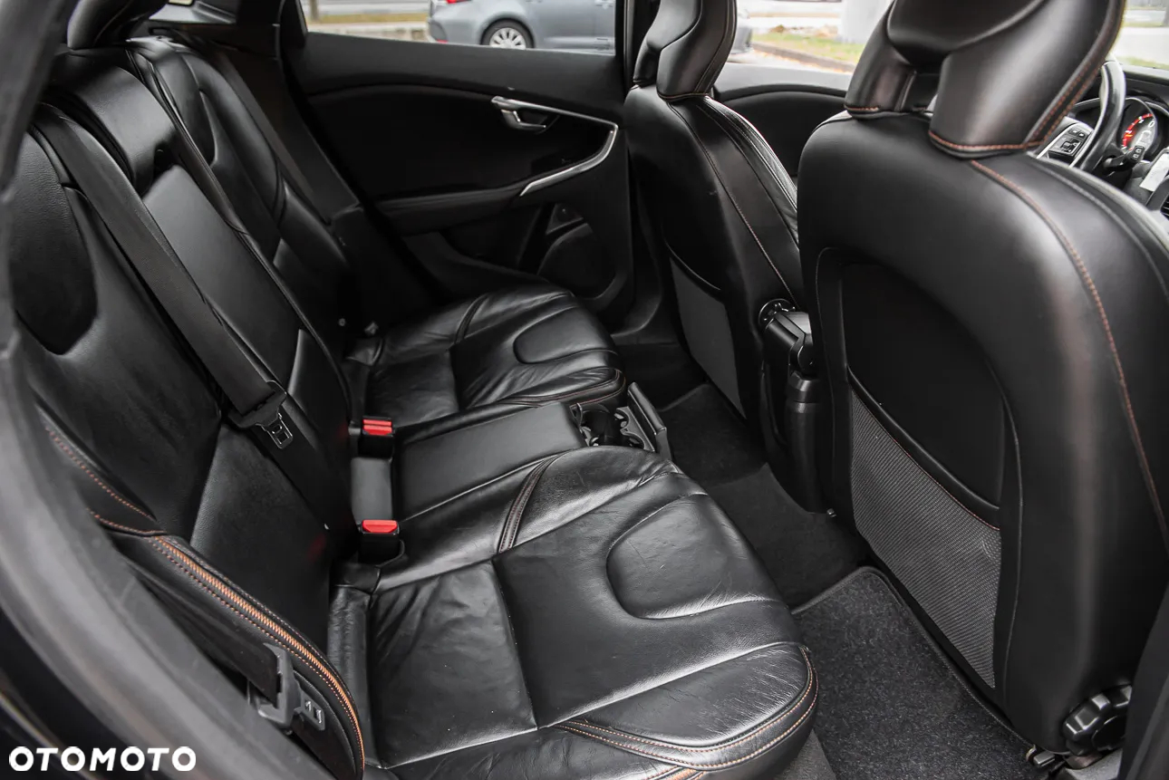 Volvo V40 Cross Country - 35