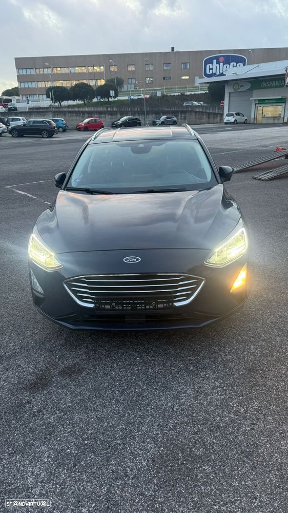 Ford Focus 1.0 EcoBoost S&S TITANIUM X - 2