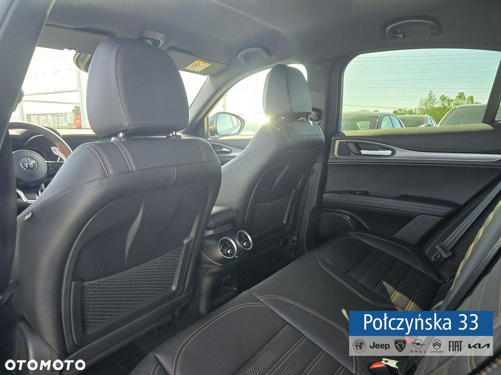 Alfa Romeo Stelvio - 24