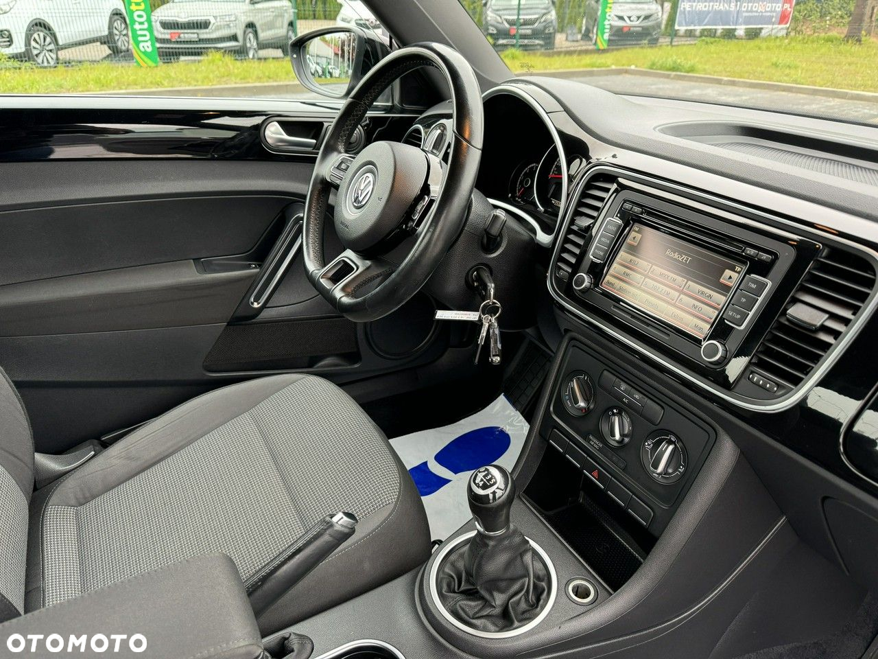 Volkswagen New Beetle - 36