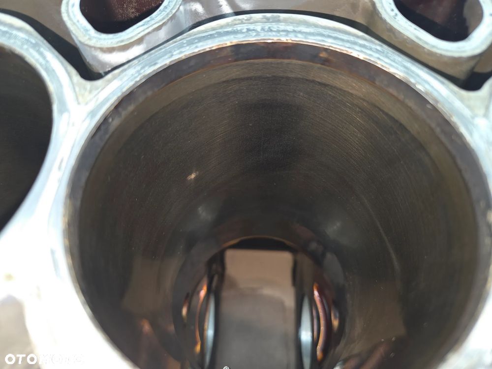 BMW E60 E81 E90 E91 E92 118I 318I 120I 320I Blok Silnika N43B20AY 0427109 - 19