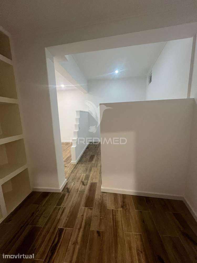 Apartamento T1 Totalmente Remodelado na Baixa da Banheira - Grande imagem: 5/9