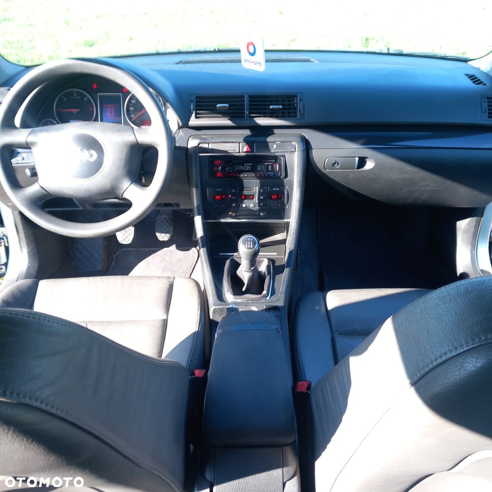 Audi A4 Limousine - 16
