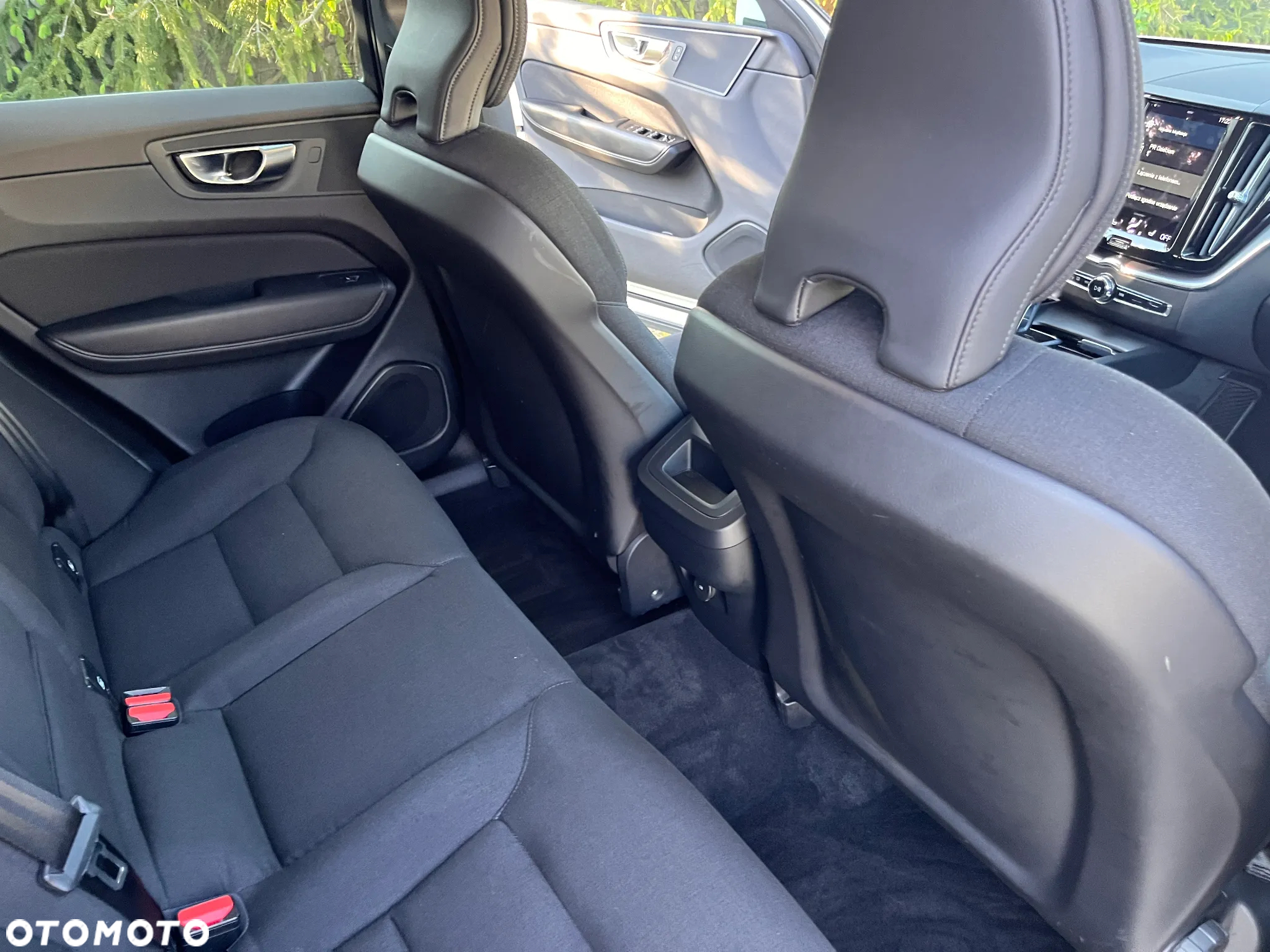 Volvo XC 60 B4 D AWD Geartronic Momentum Pro - 18
