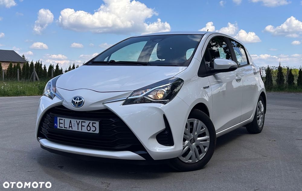 Toyota Yaris Hybrid 100 Premium - 8