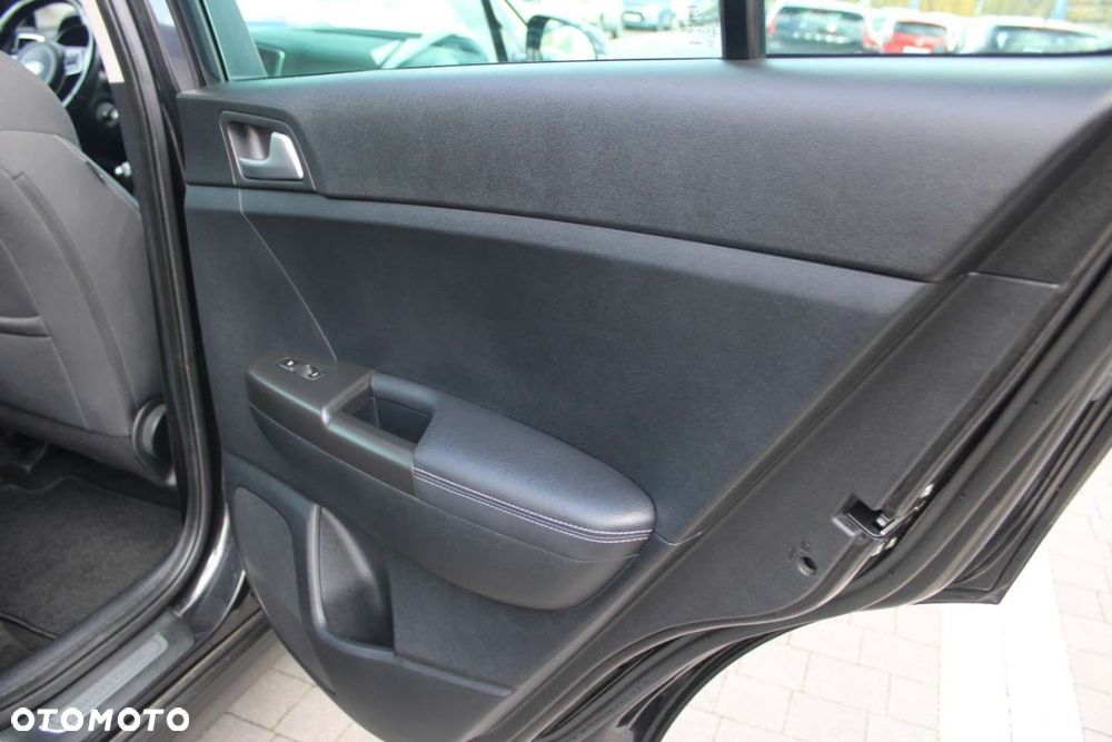 Kia Sportage 1.6 GDI 2WD Attract - 29