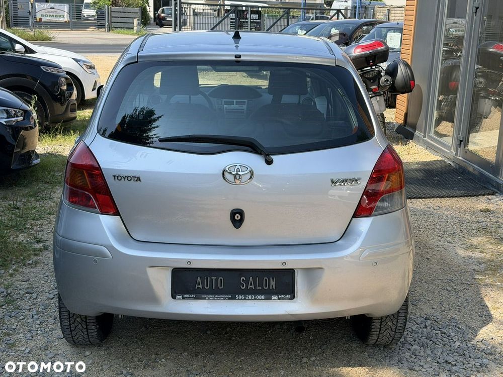 Toyota Yaris - 8
