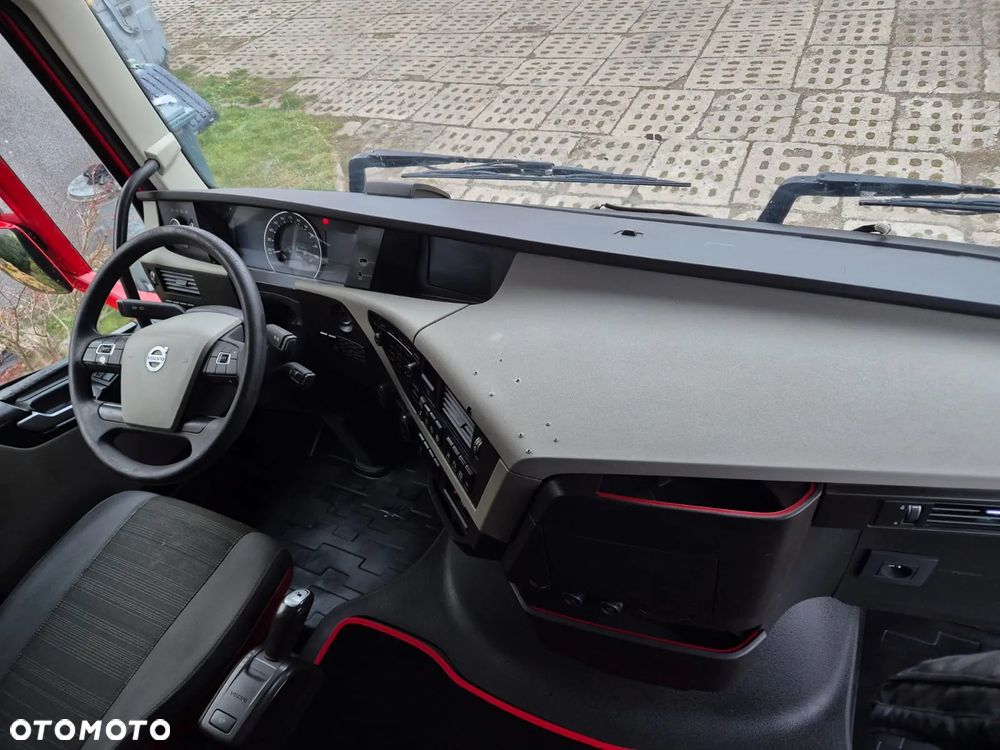 Volvo FH GLOBETROTTER - 31
