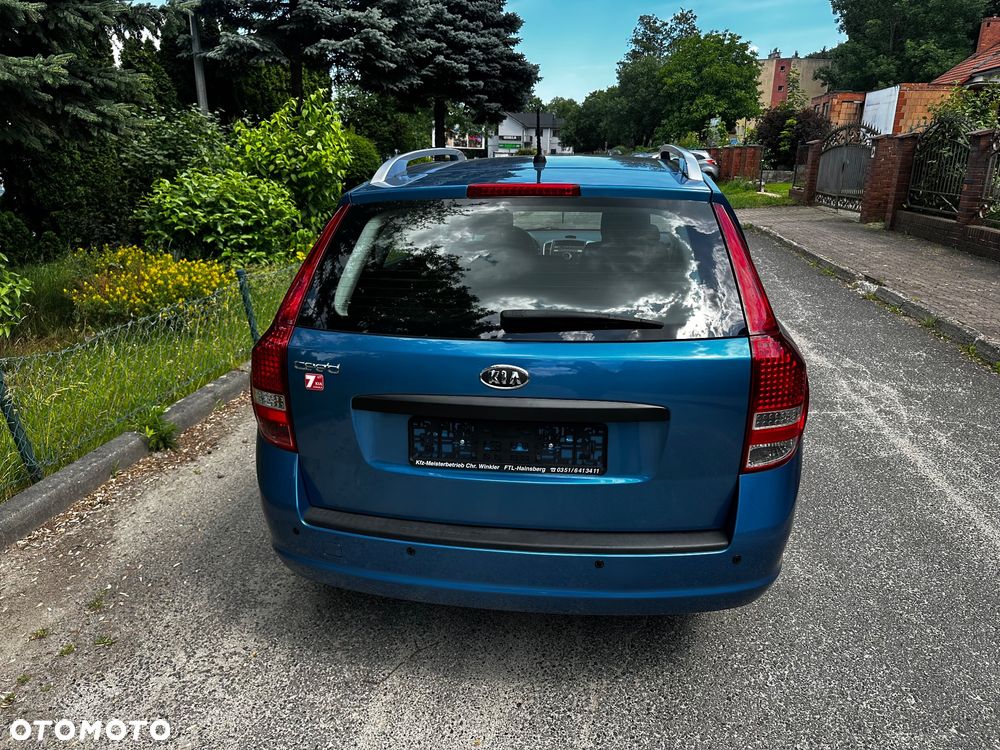 Kia Ceed - 10