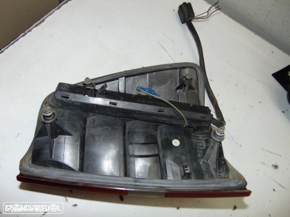 Farolins Mercedes W124 carrinha Touring - 4