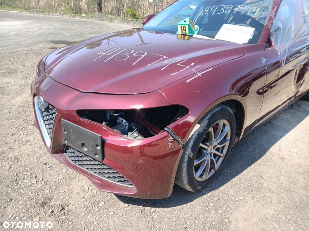 Alfa Romeo Giulia - 5