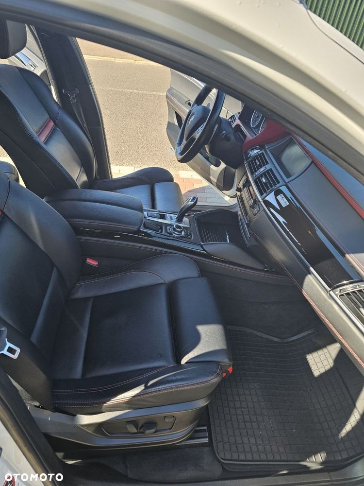 BMW X6M - 12